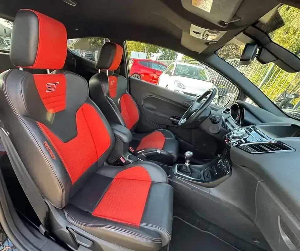 Usata Ford Fiesta ST 182 CV (133 kW) 2016 Rosso Berlina
