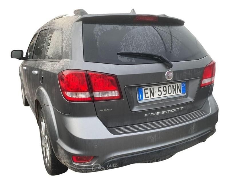 Usata Fiat Freemont Lounge 170 CV (125 kW) 2012 Grigio SUV