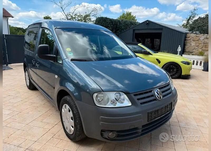 Usata VW Caddy Life 102 CV (75 kW) 2005 Grigio Monovolume