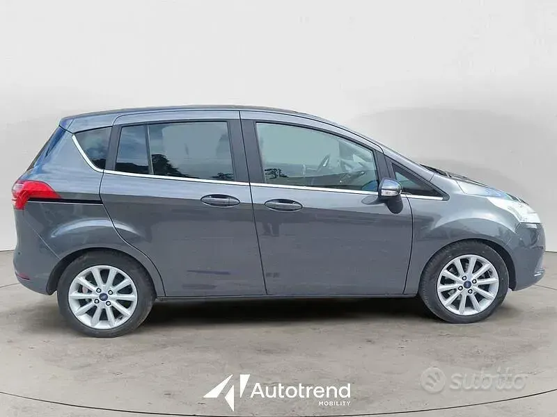 Usata Ford B-MAX Titanium 75 CV (55 kW) 2017 Grigio Monovolume