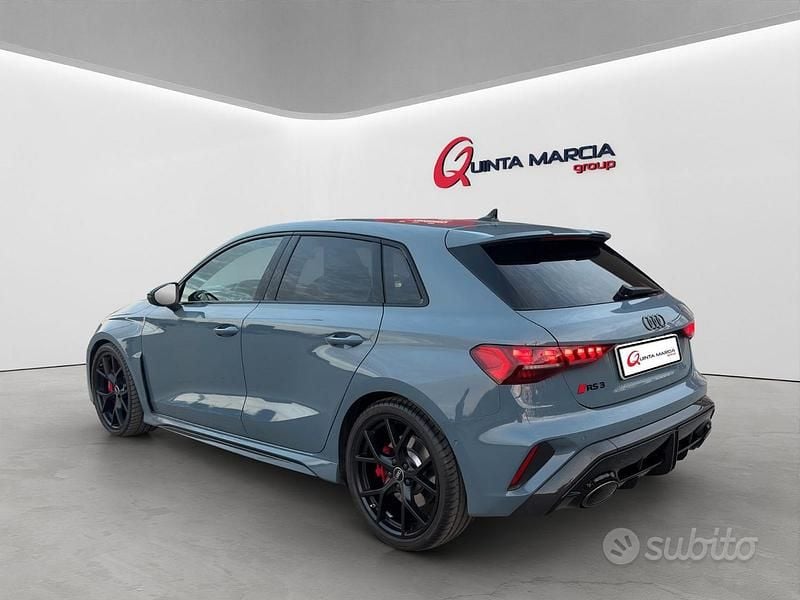 Nuova Audi RS3 Ambiente 400 CV (294 kW) 2025 Grigio kamora Berlina