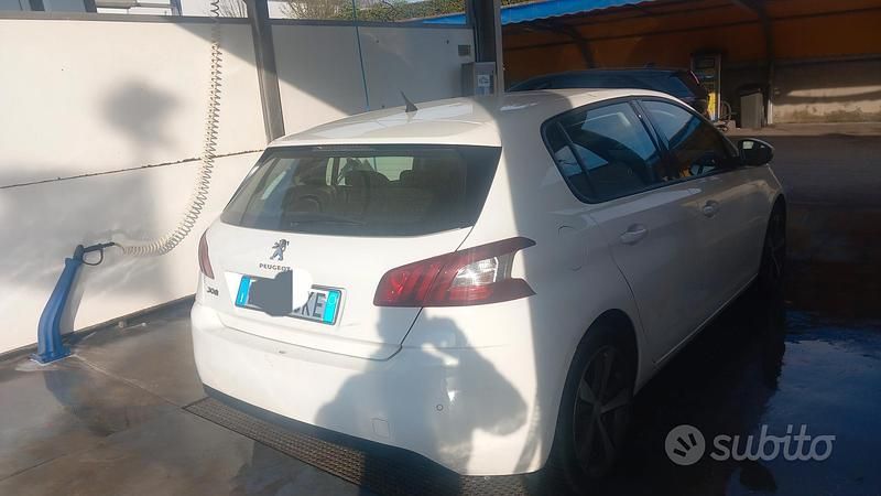 Usata Peugeot 308 92 CV (67 kW) 2014 Bianco Berlina
