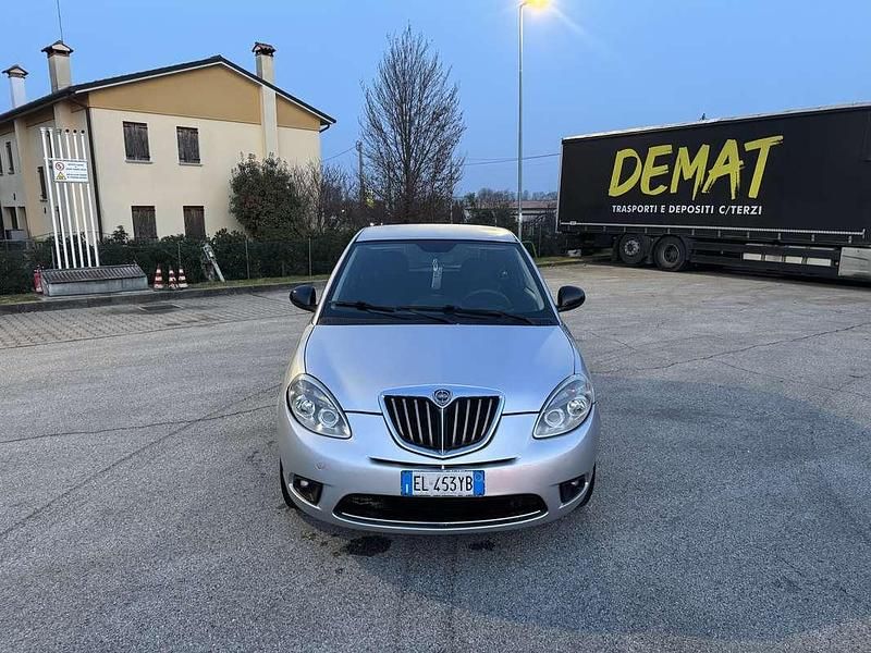 Usata Lancia Ypsilon 69 CV (50 kW) 2012 Utilitaria