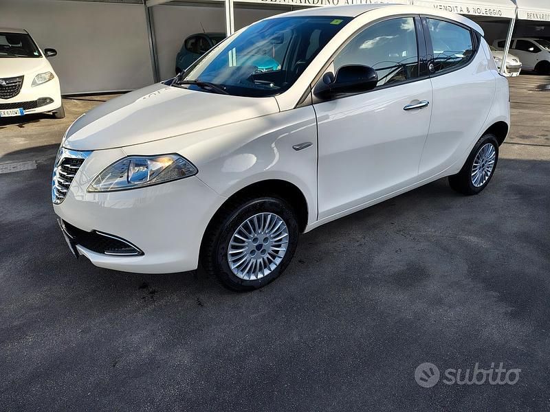Bianco Usata 2013 Lancia Ypsilon Gold Due volumi | 3699 € (Super prezzo) - Immagine 1/4