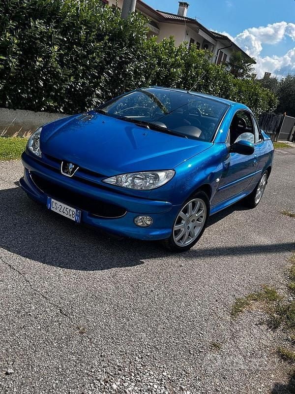 Usata Peugeot 206 CC 109 CV (80 kW) 2005 Blu Cabrio