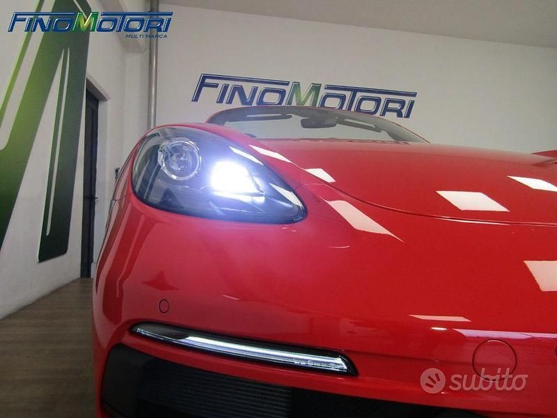 Usata Porsche Boxster 400 CV (294 kW) 2021 Rosso Cabrio
