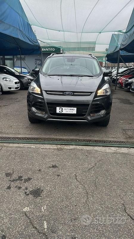 Usata Ford Kuga Titanium 150 CV (110 kW) 2016 Grigio SUV