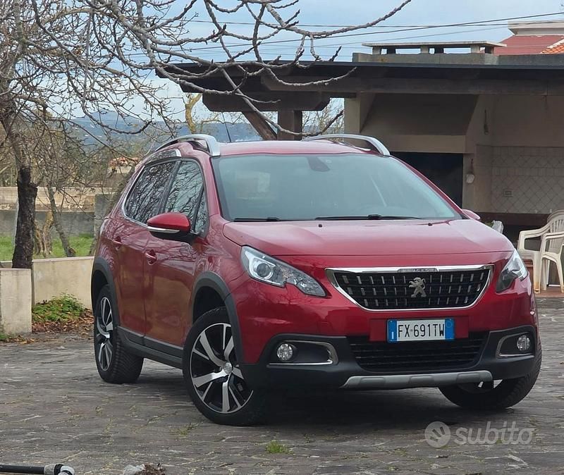 Rosso Usata 2019 Peugeot 2008 Allure SUV | 13.000 € (Ottimo prezzo) - Immagine 1/4