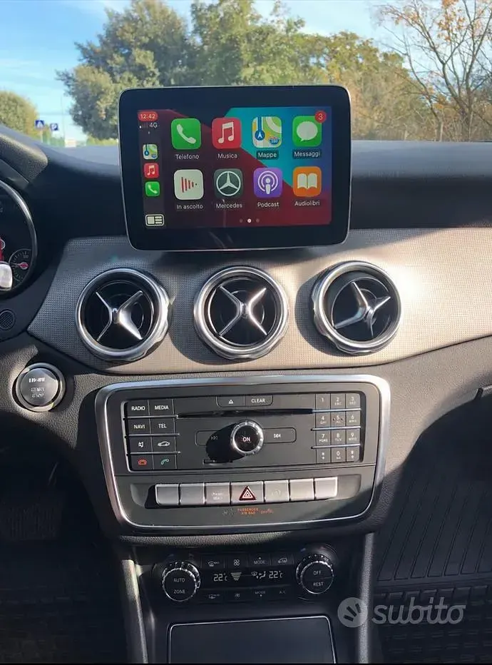 Usata Mercedes GLA200 136 CV (100 kW) 2017 Grigio SUV