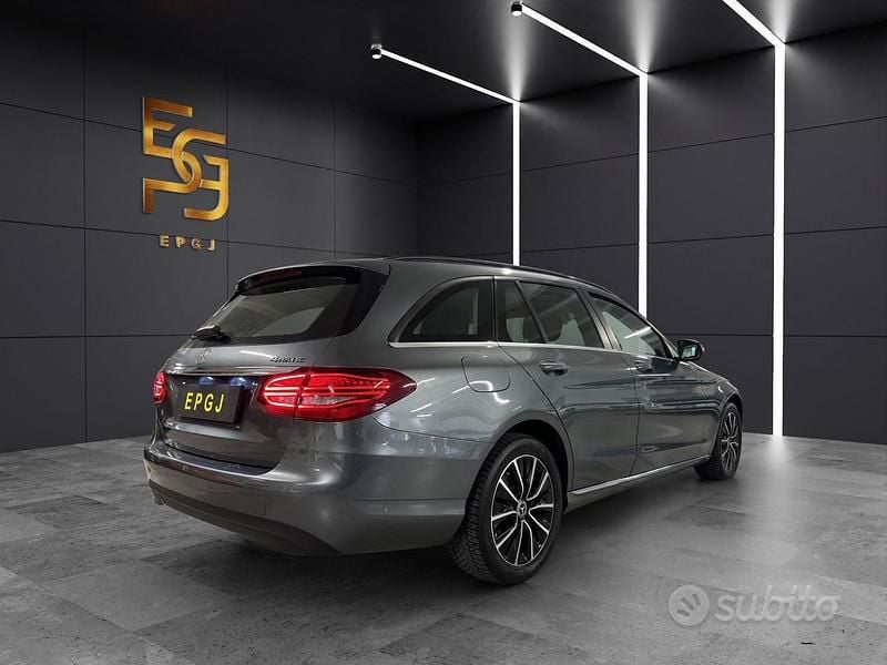 Usata Mercedes C220 194 CV (142 kW) 2019 Grigio Station wagon