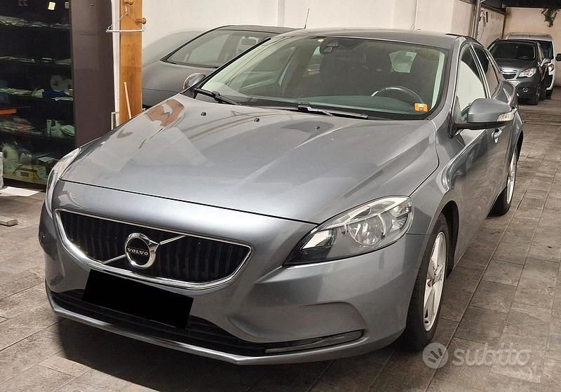 Usata Volvo V40 2018 Grigio Berlina