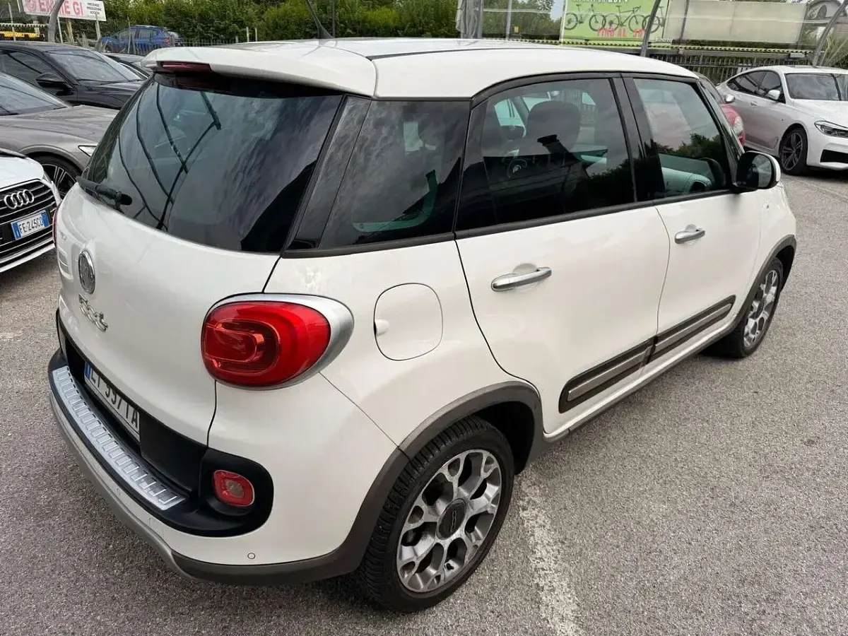 Usata Fiat 500L Trekking 85 CV (62 kW) 2015 Bianco Monovolume