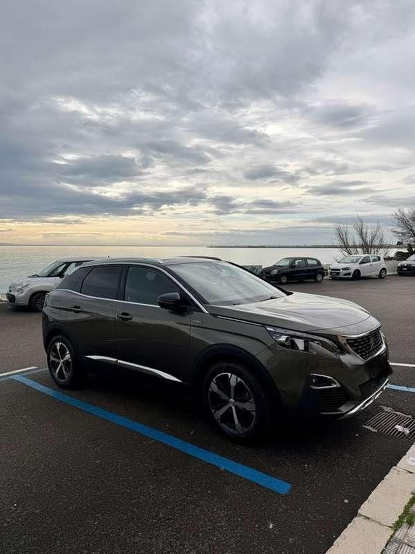 Usata Peugeot 3008 GT-line 131 CV (96 kW) 2018 Verde SUV