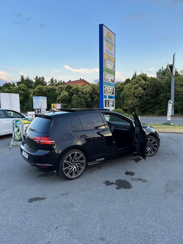 Usato 2015 VW Golf 2.0 Diesel 150 CV (16.800 €)