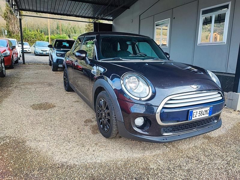 Usata Mini Cooper D Business 116 CV (85 kW) 2015 Nero Utilitaria