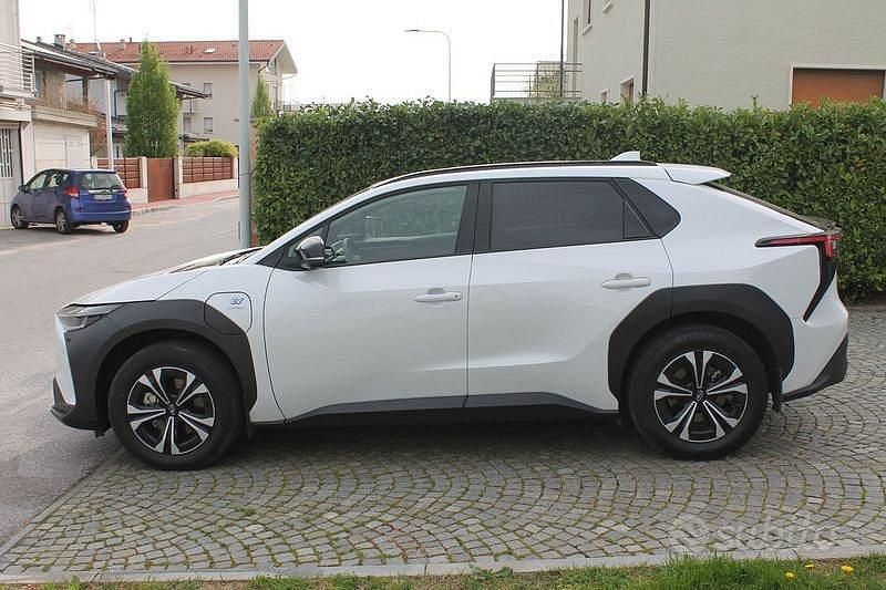 Usata Subaru Solterra 160 kW (218 CV) 2022 Bianco SUV