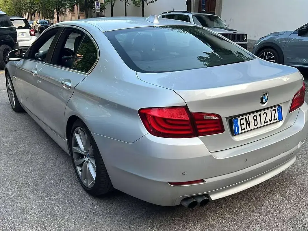 Usata BMW 530 258 CV (189 kW) 2012 Argento Berlina