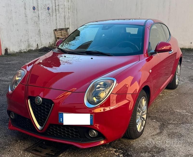 Rosso Usata 2017 Alfa Romeo MiTo Due volumi | 9500 € (Buon prezzo) - Immagine 1/4
