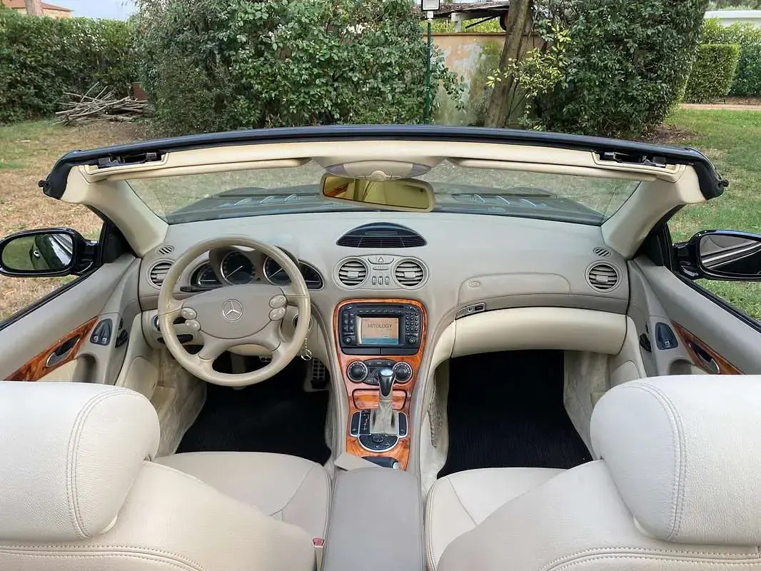 Usata Mercedes SL350 245 CV (180 kW) 2003 Nero Cabrio