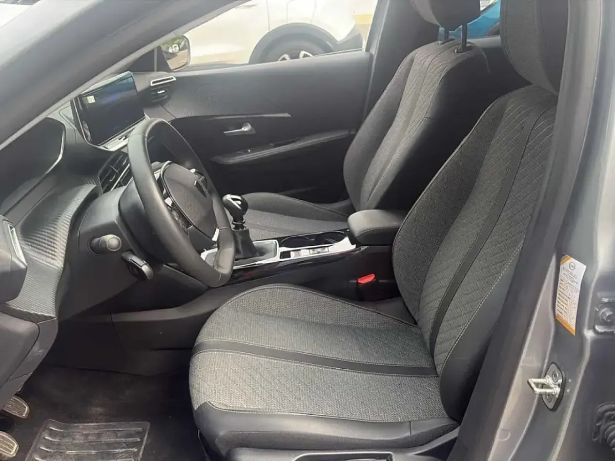 Usata Peugeot 208 Active 101 CV (74 kW) 2025 Grigio Utilitaria