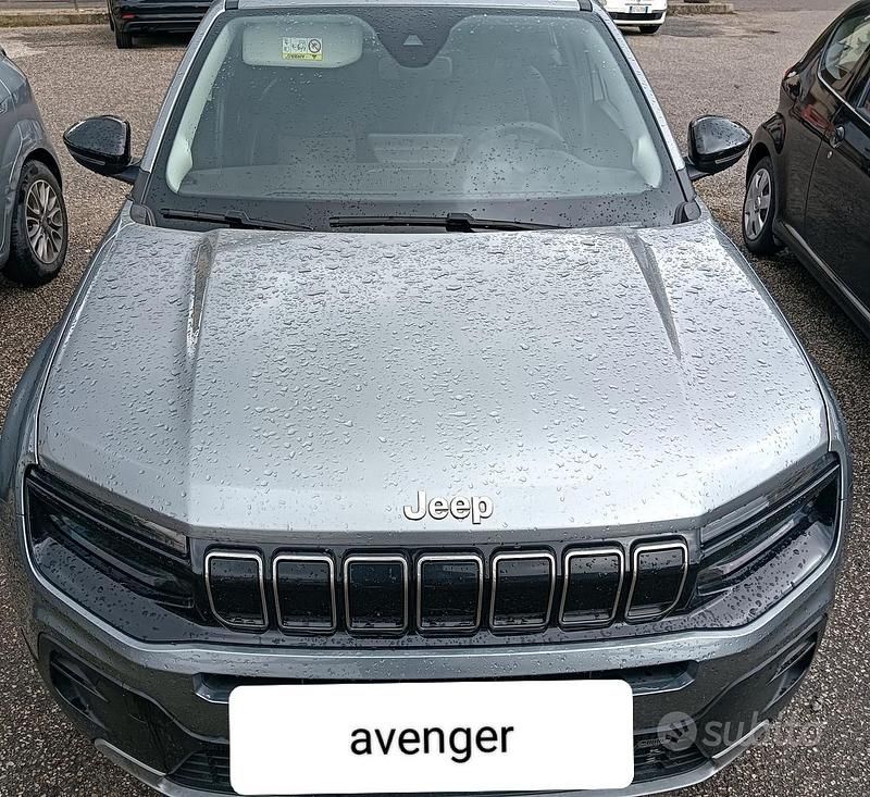 Usata Jeep Avenger 100 CV (73 kW) 2023 Grigio SUV