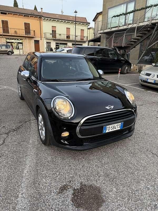 Usata Mini One D Business 95 CV (69 kW) 2016 Nero Utilitaria