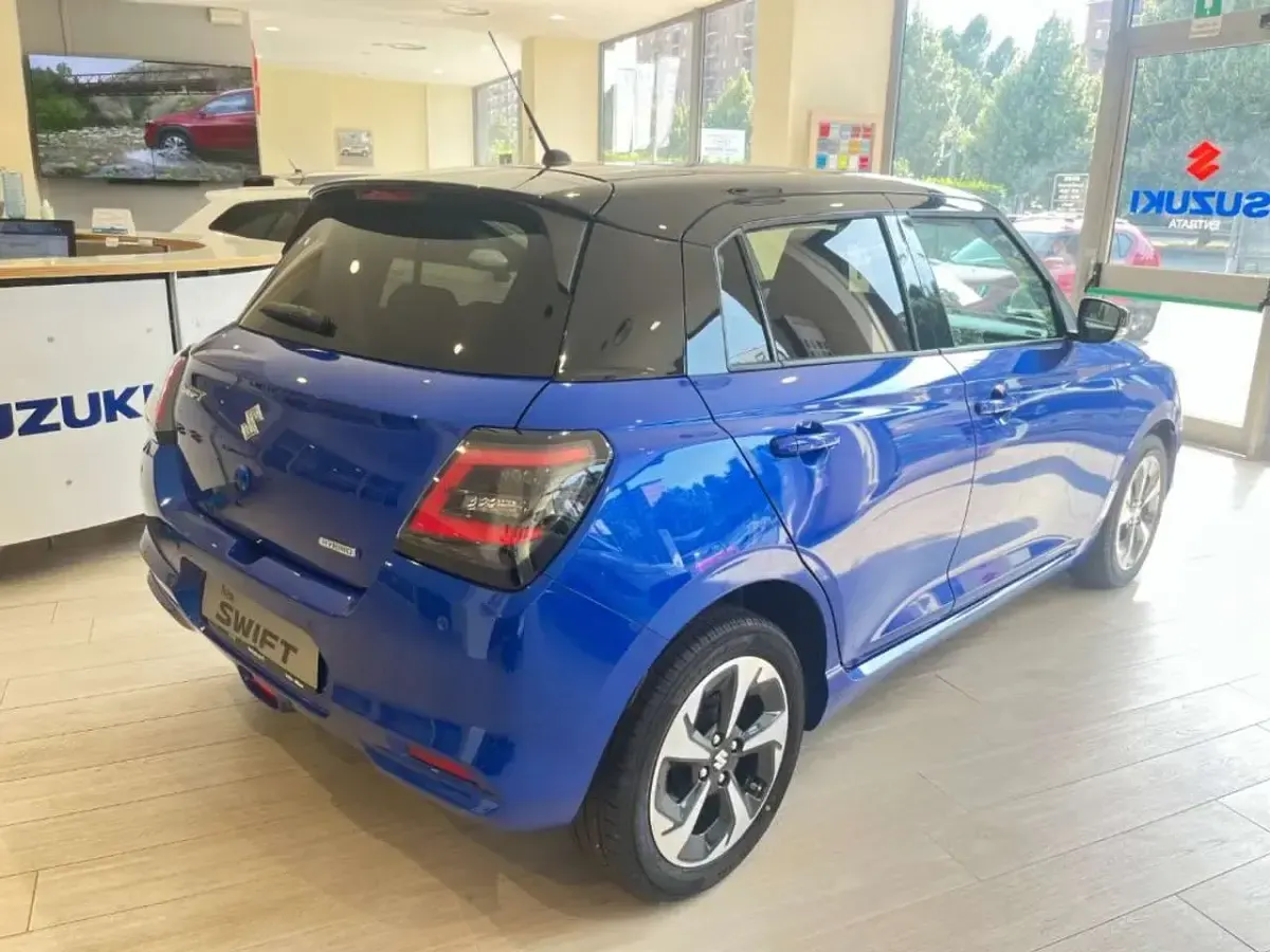 Nuova Suzuki Swift 83 CV (61 kW) 2025 Arancione Utilitaria