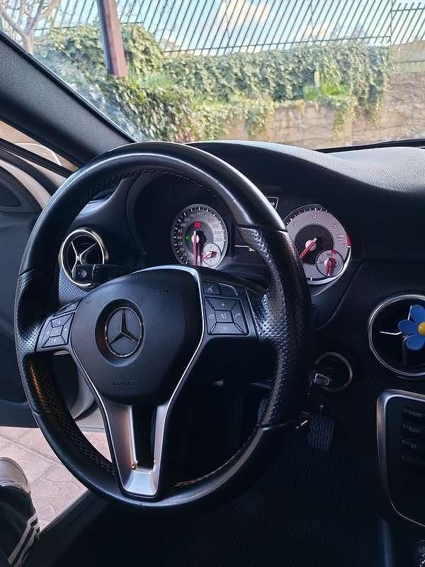Usata Mercedes A180 109 CV (80 kW) 2013 Bianco Utilitaria