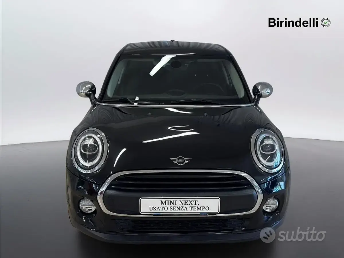 Usata Mini ONE 75 CV (55 kW) 2018 Midnight black metallizzato Utilitaria