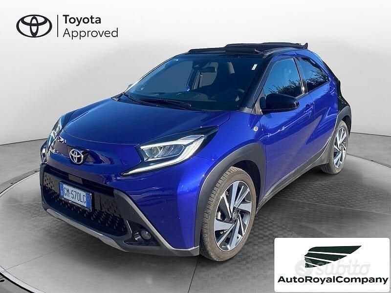 Blu Usata 2022 Toyota Aygo X Lounge SUV | 16.300 € (Buon prezzo) - Immagine 1/4