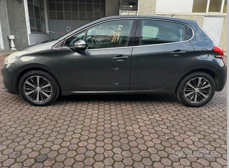 Usata Peugeot 208 Allure 110 CV (80 kW) 2018 Utilitaria