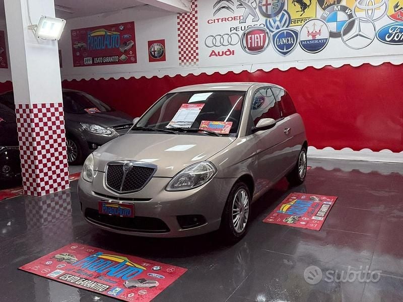Usata Lancia Ypsilon 60 CV (44 kW) 2009 Grigio Utilitaria