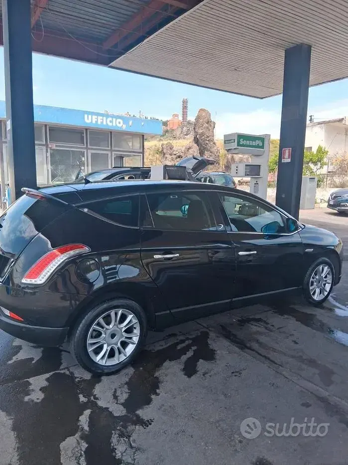 Usata Lancia Delta 120 CV (88 kW) 2009 Nero Utilitaria