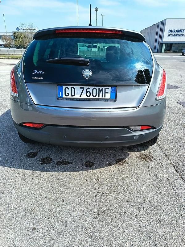 Usata Lancia Delta 119 CV (87 kW) 2008 Grigio Utilitaria