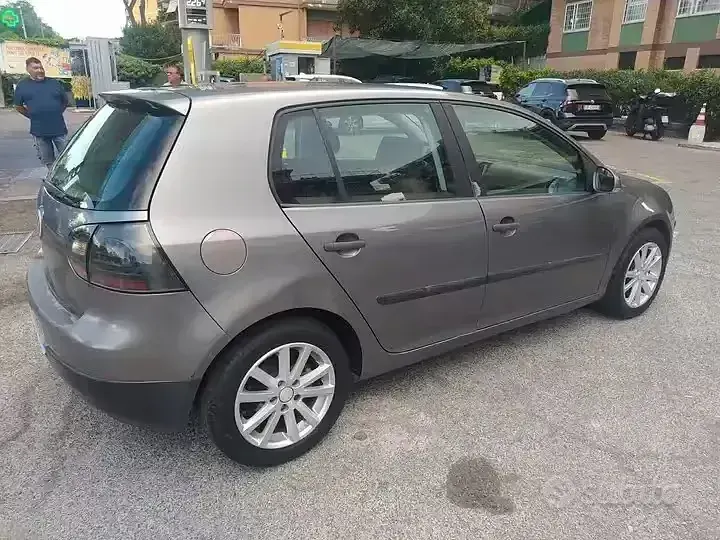 Usata VW Golf IV Comfortline 105 CV (77 kW) 2006 Grigio Berlina
