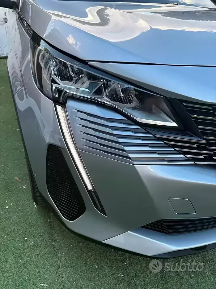 Usata Peugeot 3008 Allure 131 CV (96 kW) 2023 Grigio SUV