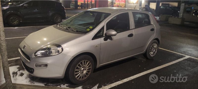 Grigio Usata 2016 Fiat Punto Due volumi | 5000 € (Ottimo prezzo) - Immagine 1/2