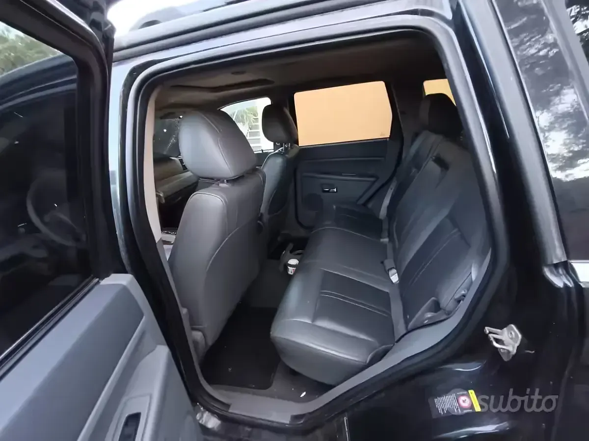 Usata Jeep Grand Cherokee 218 CV (160 kW) 2006 Nero SUV