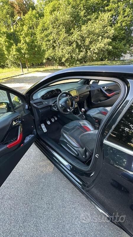 Usata Peugeot 208 200 CV (147 kW) 2013 Nero Utilitaria