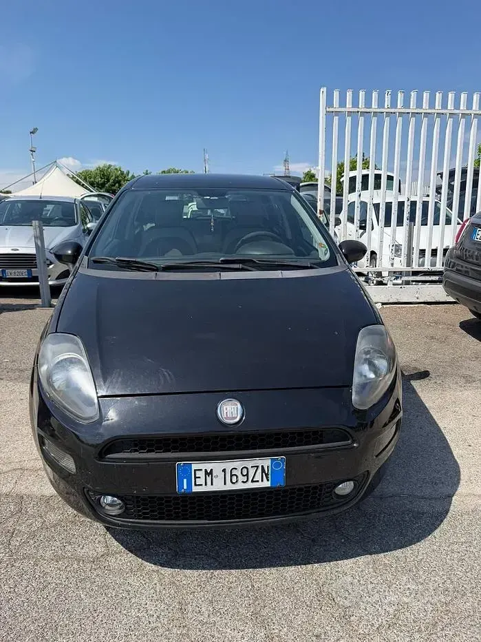 Usata Fiat Punto Active 60 CV (44 kW) 2011 Nero Utilitaria