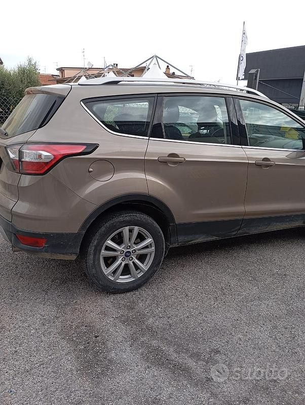 Usata Ford Kuga 120 CV (88 kW) 2019 SUV