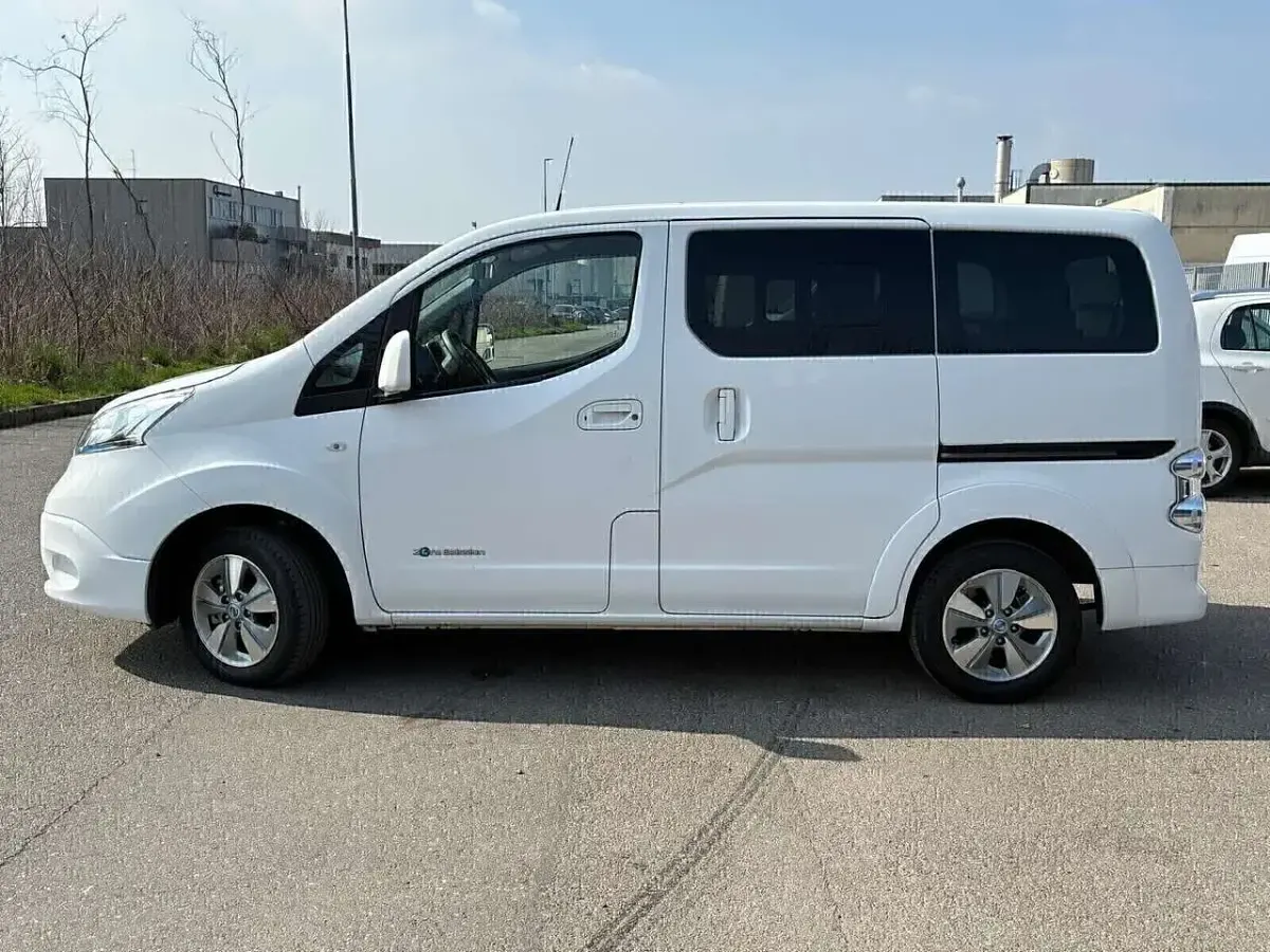 Usata Nissan e-NV200 80 kW (109 CV) 2021 Bianco Monovolume