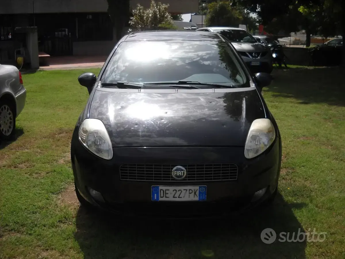 Usata Fiat Grande Punto 65 CV (47 kW) 2007 Nero Utilitaria