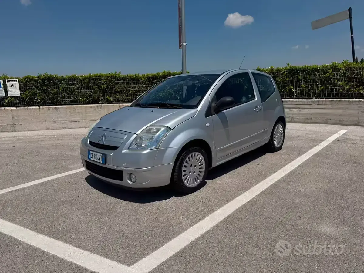 Usata Citroën C2 68 CV (50 kW) 2004 Grigio Utilitaria