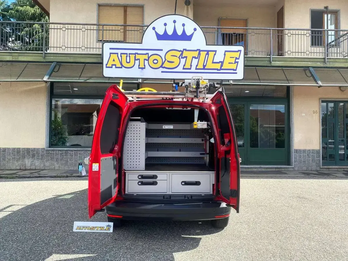 Usata VW Caddy 122 CV (89 kW) 2017 Rosso Monovolume