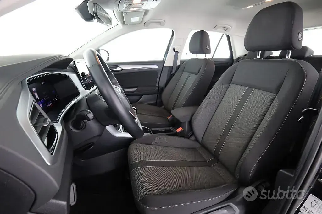 Usata VW T-Roc Life 116 CV (85 kW) 2025 Nero perla SUV