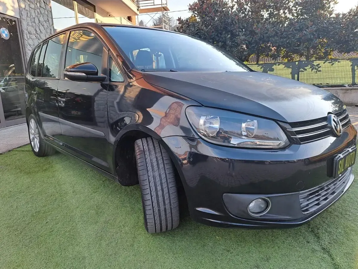 Usata VW Touran 105 CV (77 kW) 2011 Grigio Monovolume