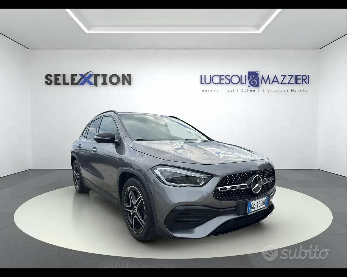 Begagnad Mercedes GLA180 Premium 116 HK (85 kW) 2022 Grå SUV