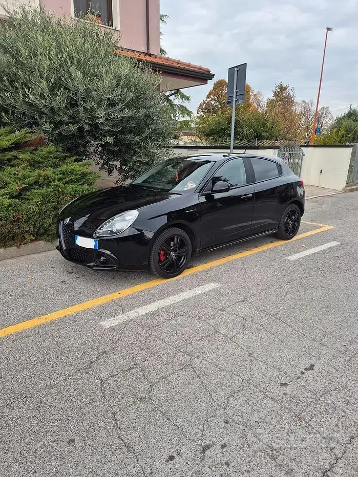 Usata Alfa Romeo Giulietta 109 CV (80 kW) 2014 Nero Utilitaria