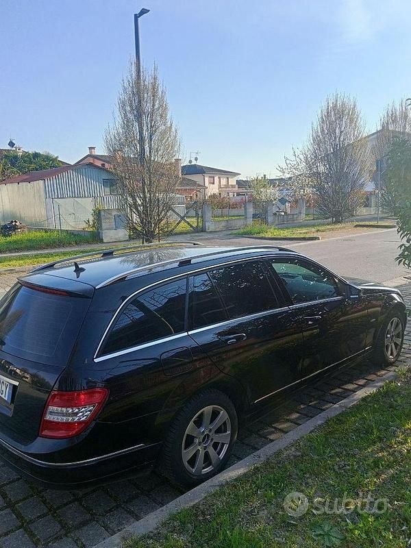 Usata Mercedes C220 170 CV (125 kW) 2010 Nero Station wagon